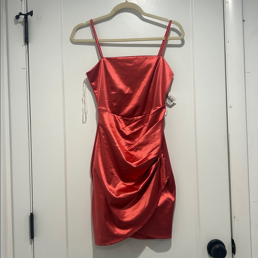 Chic Satin Mini Dress in Red